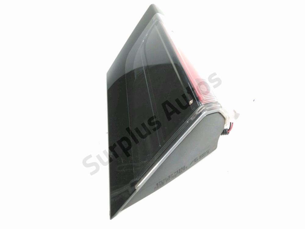 Feu arrière intérieur gauche