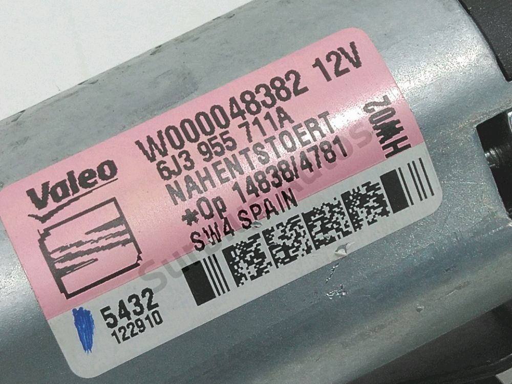 Moteur d'essuie glace arrière