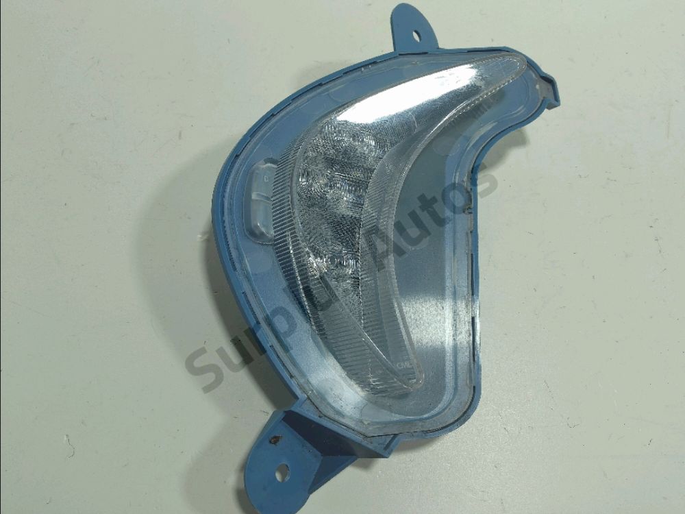 Feu diurne avant droit