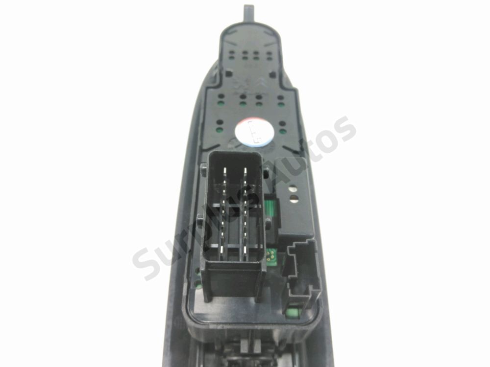 Commande lève-vitre avant gauche