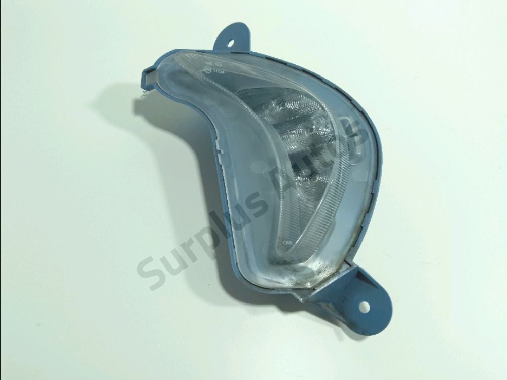 Feu diurne avant gauche