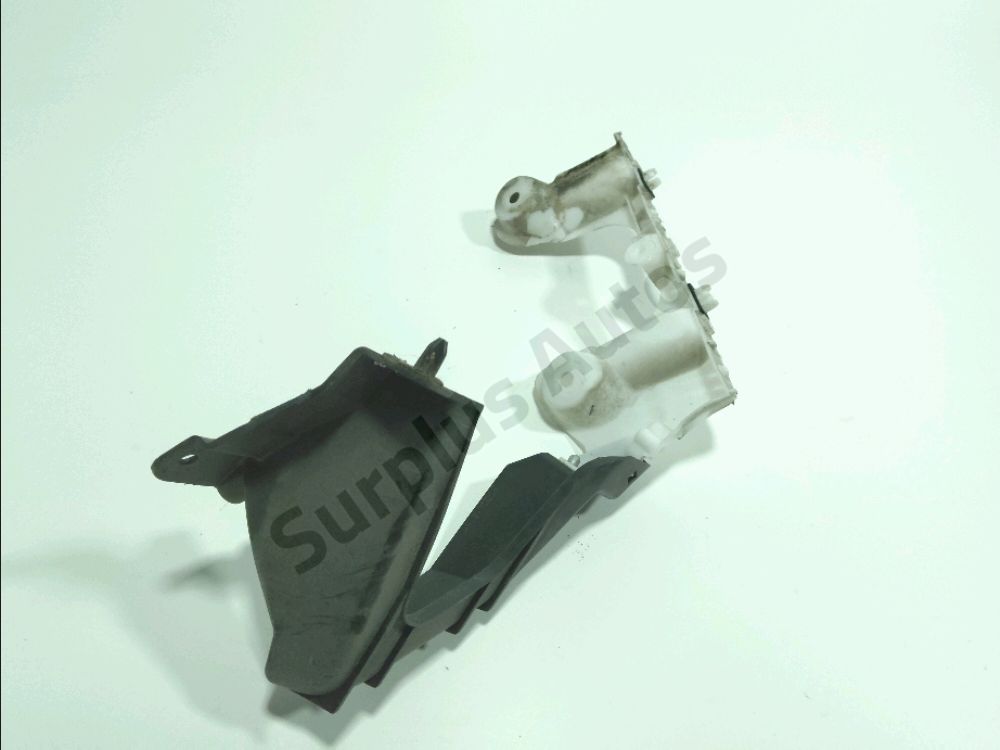 Support droit de pare-choc arrière