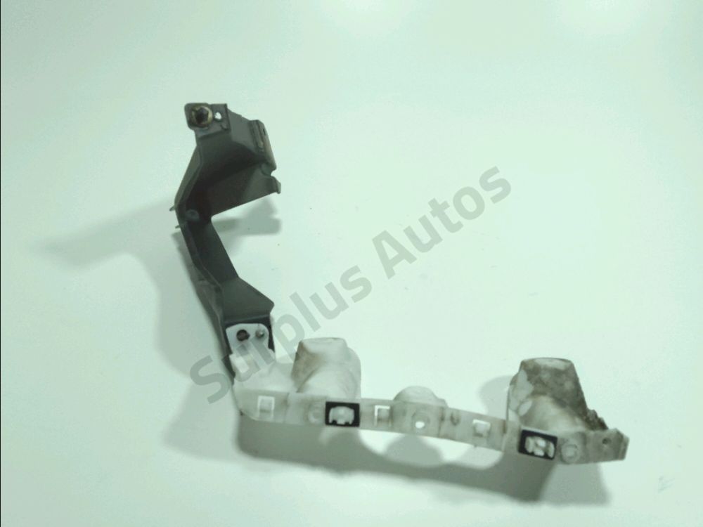 Support droit de pare-choc arrière