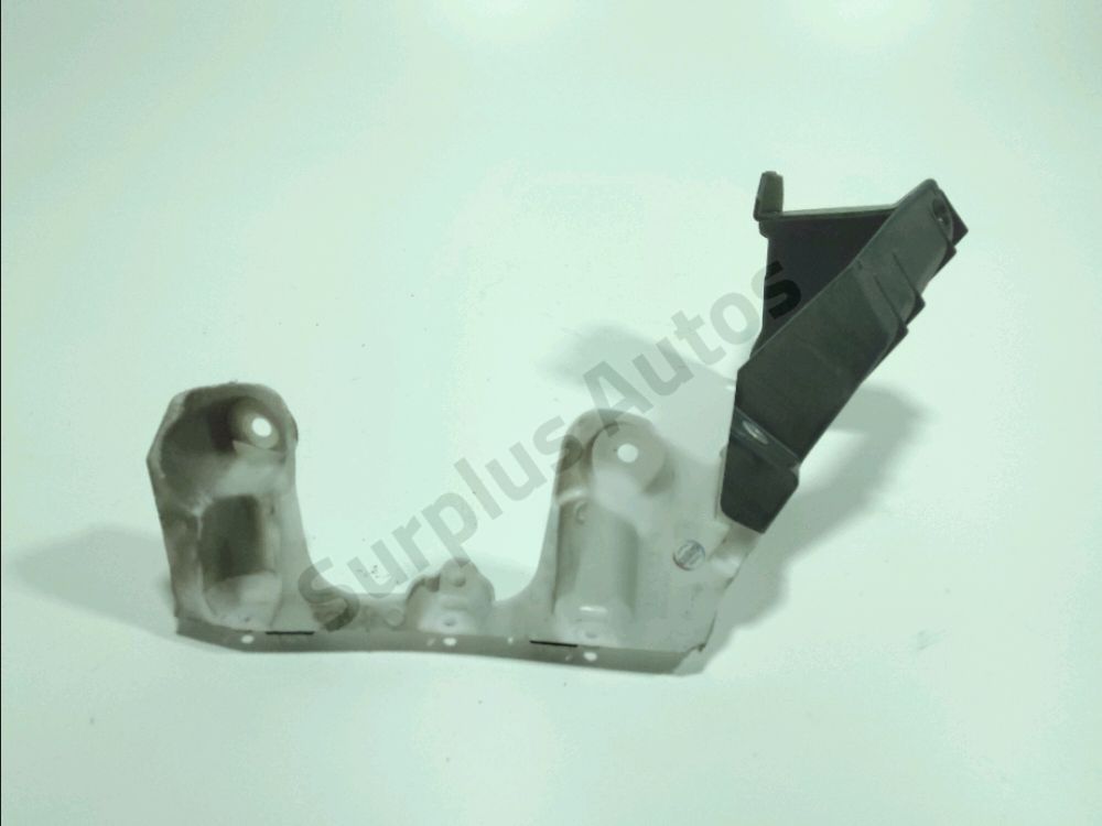 Support droit de pare-choc arrière