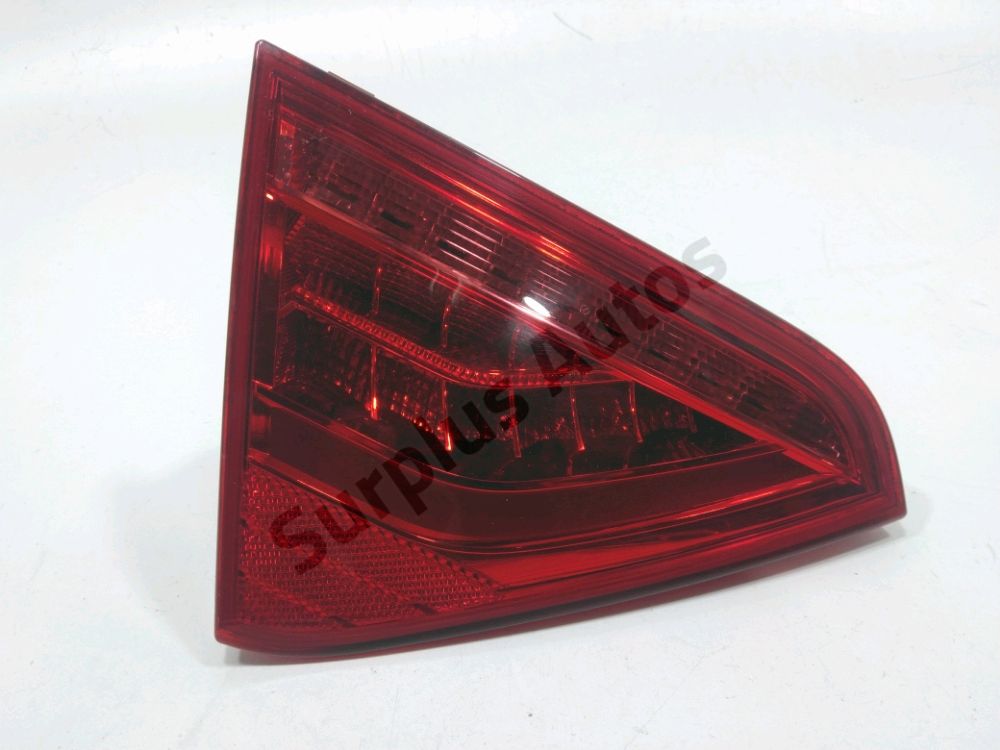 Feu arrière intérieur gauche