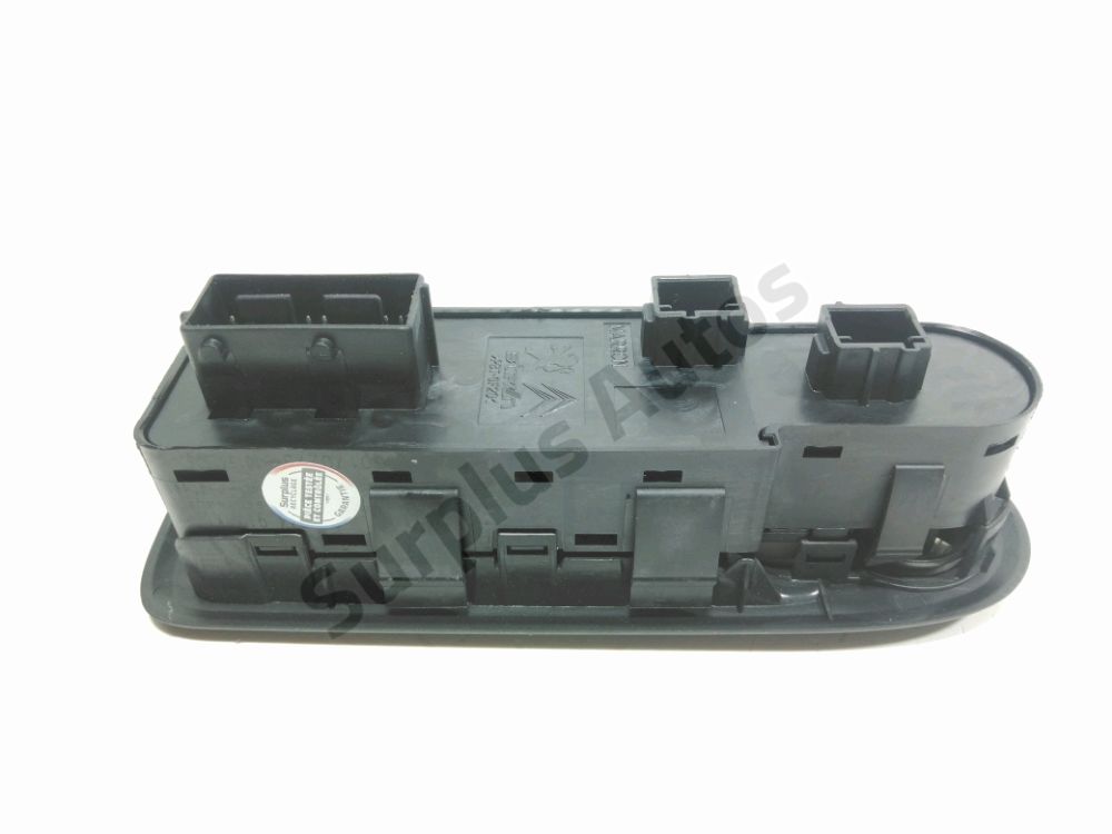 Commande lève-vitre avant gauche