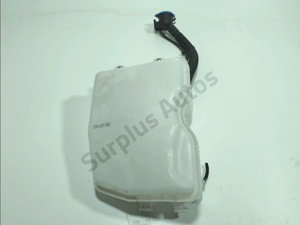 Réservoir de lave glace avant