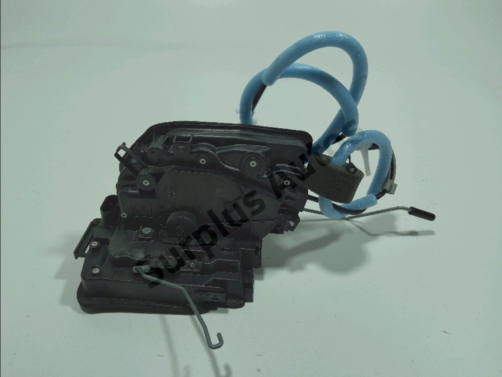 Serrure de porte avant droite