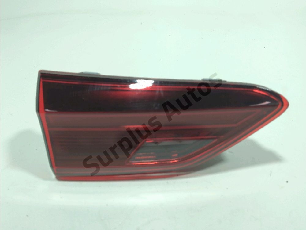 Feu arrière intérieur gauche