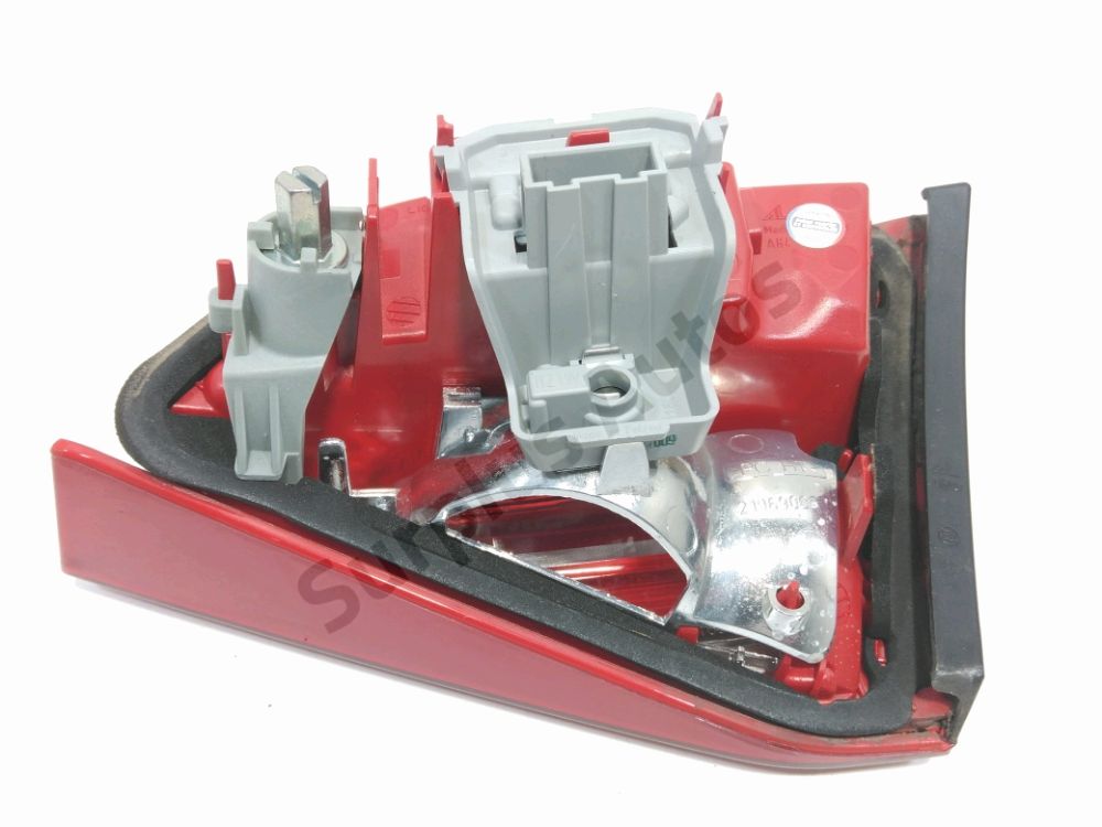 Feu arrière intérieur gauche