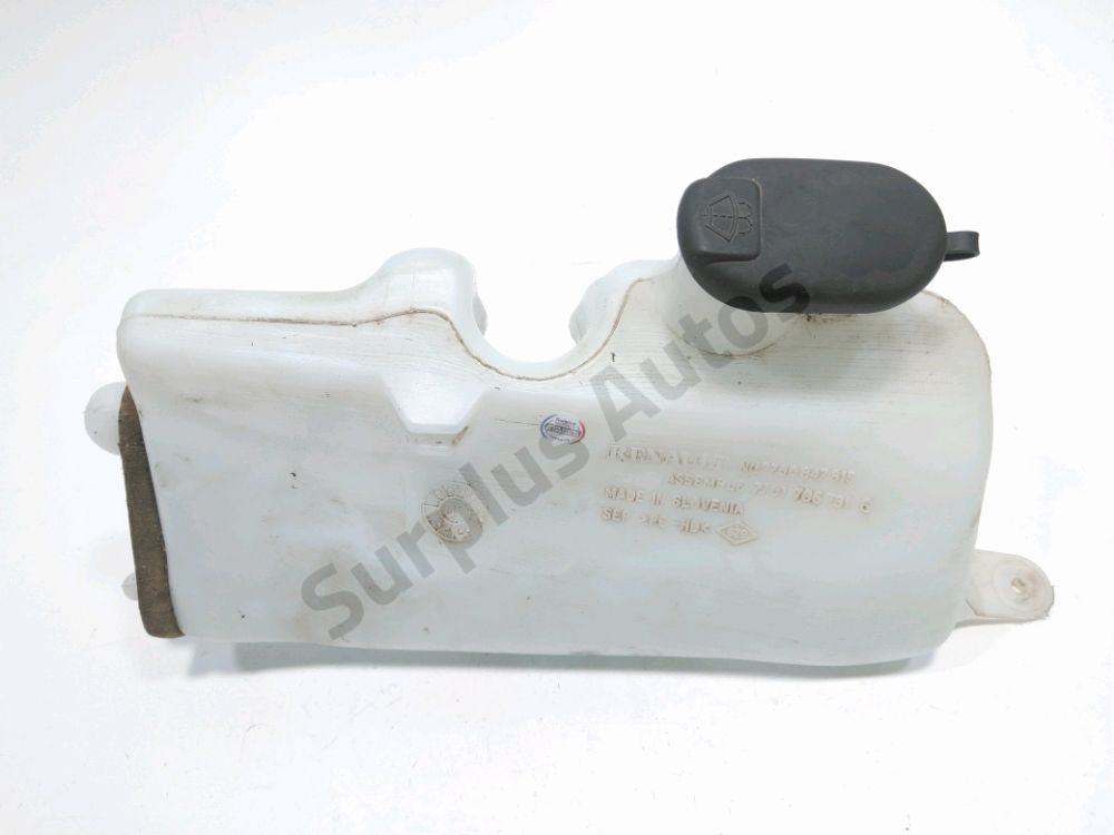 Réservoir de lave glace avant