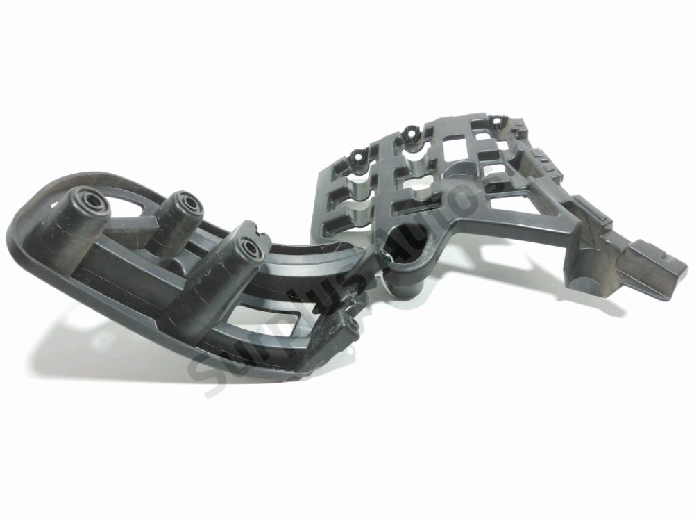 Support droit de pare-choc arrière