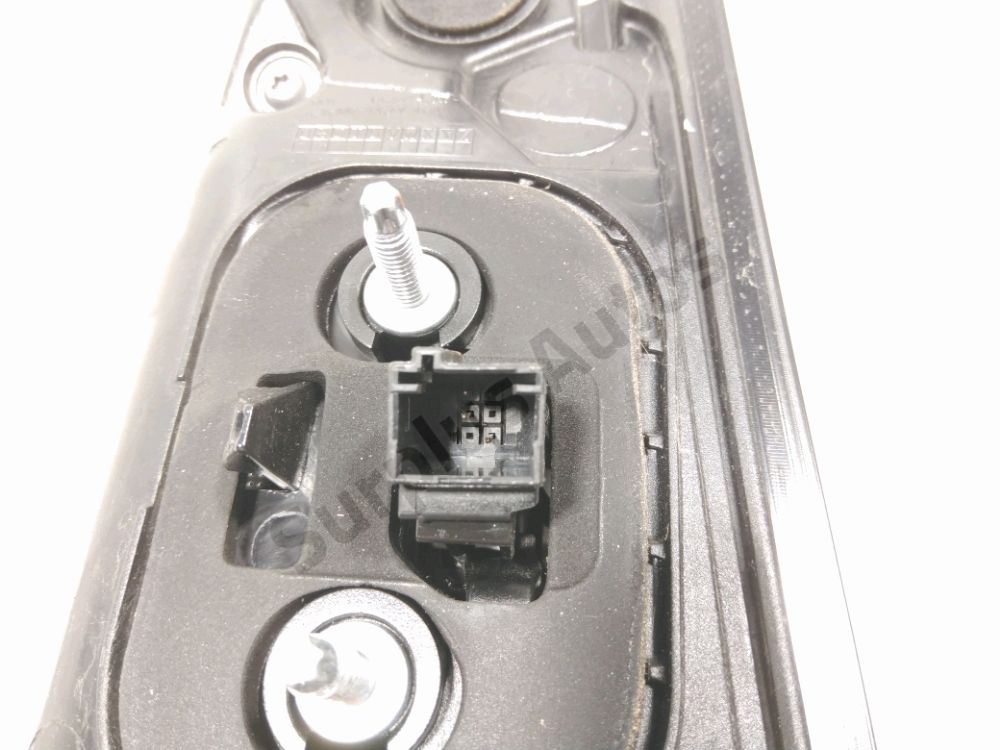 Feu arrière intérieur gauche