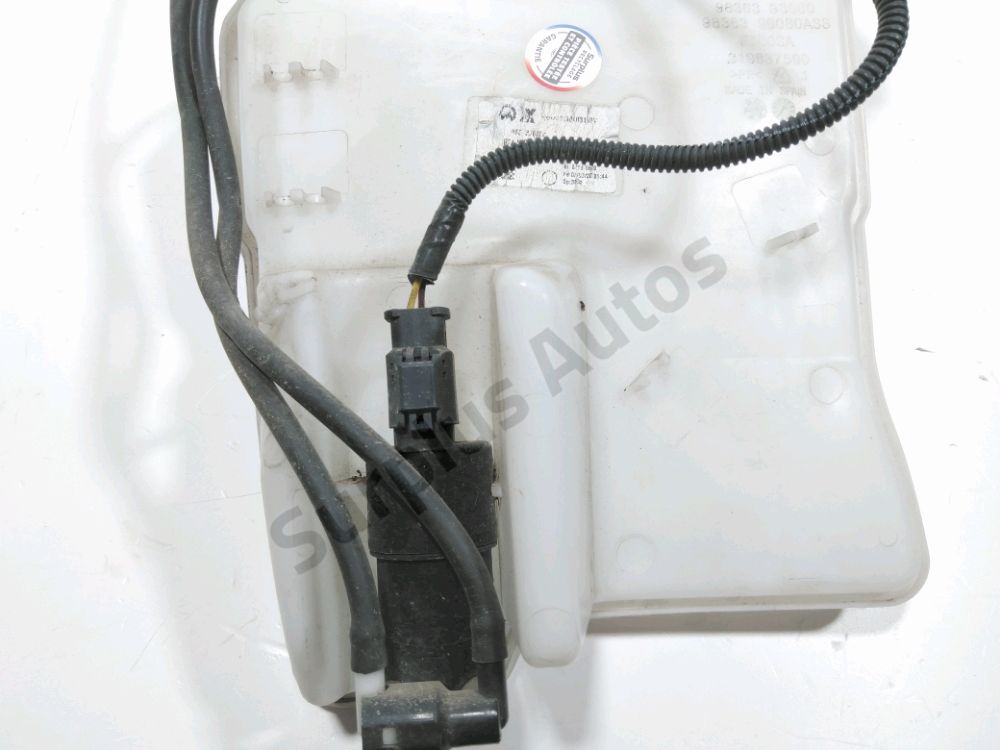 Réservoir de lave glace avant