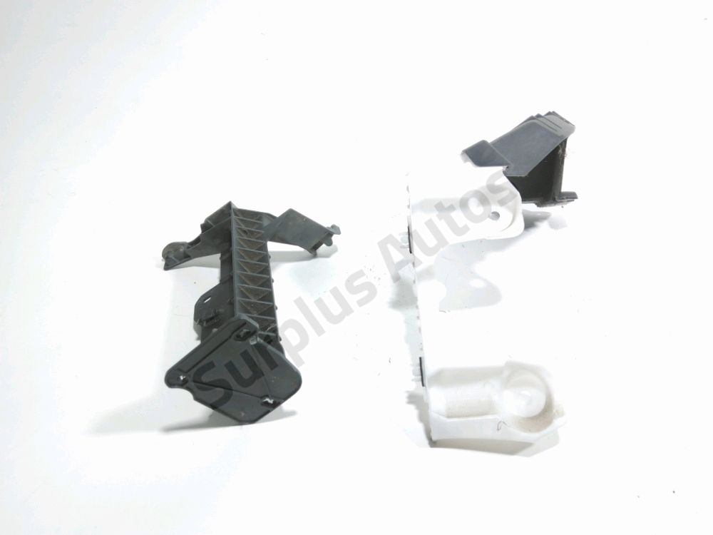 Support gauche de pare-choc arrière