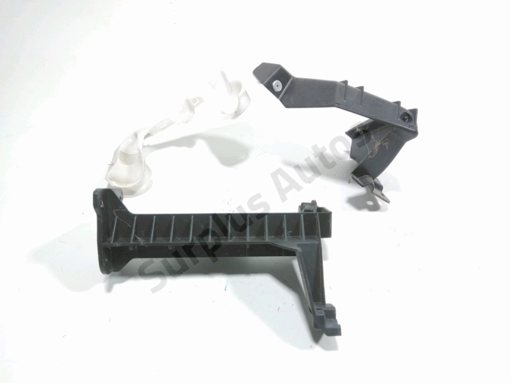 Support gauche de pare-choc arrière