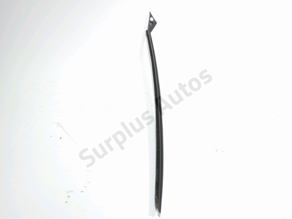 Baguette pare-brise avant droite