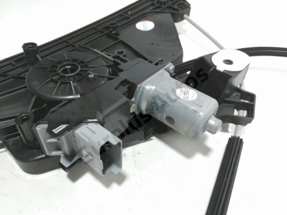 Lève-vitre électrique avant droit