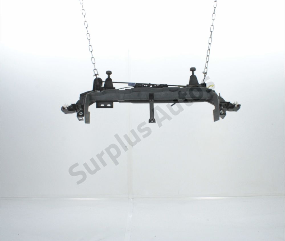 Traverse supérieure armature avant