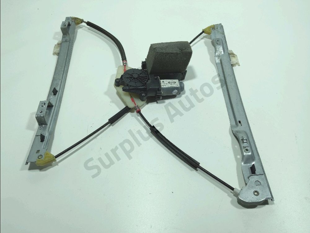 Lève-vitre électrique avant gauche