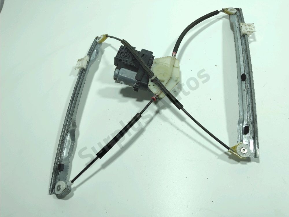 Lève-vitre électrique avant gauche