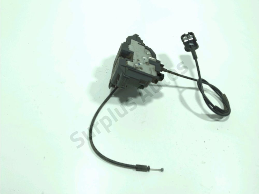 Serrure de porte avant droite