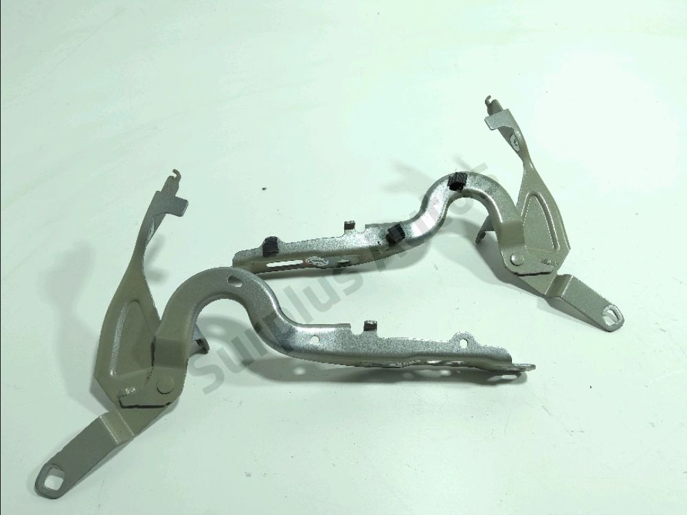 Jeu de charnières de capot