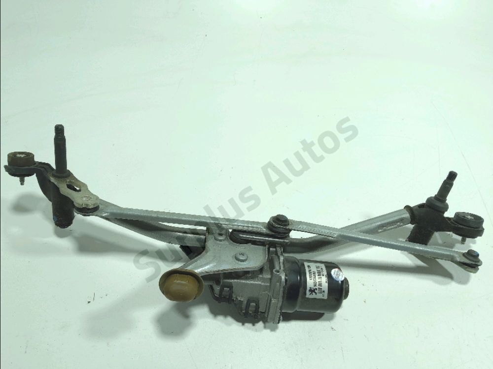 Mecanisme + moteur d'essuie glace avant