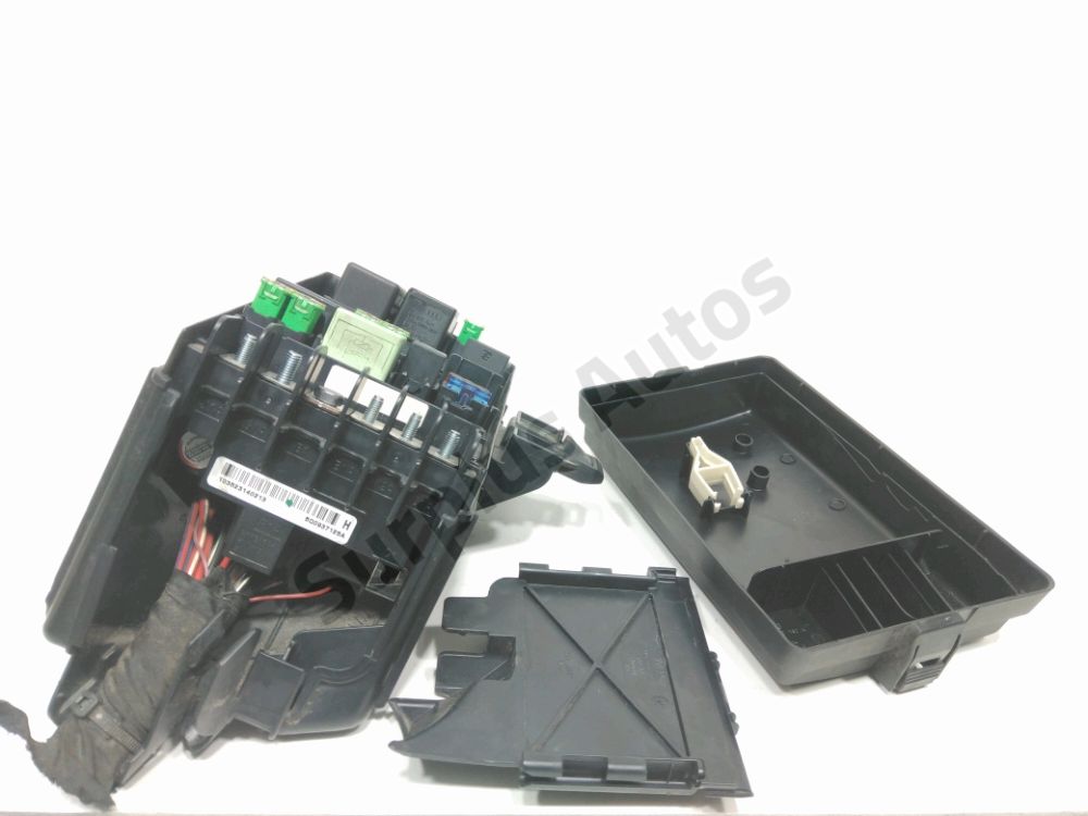 Boite à fusibles moteur