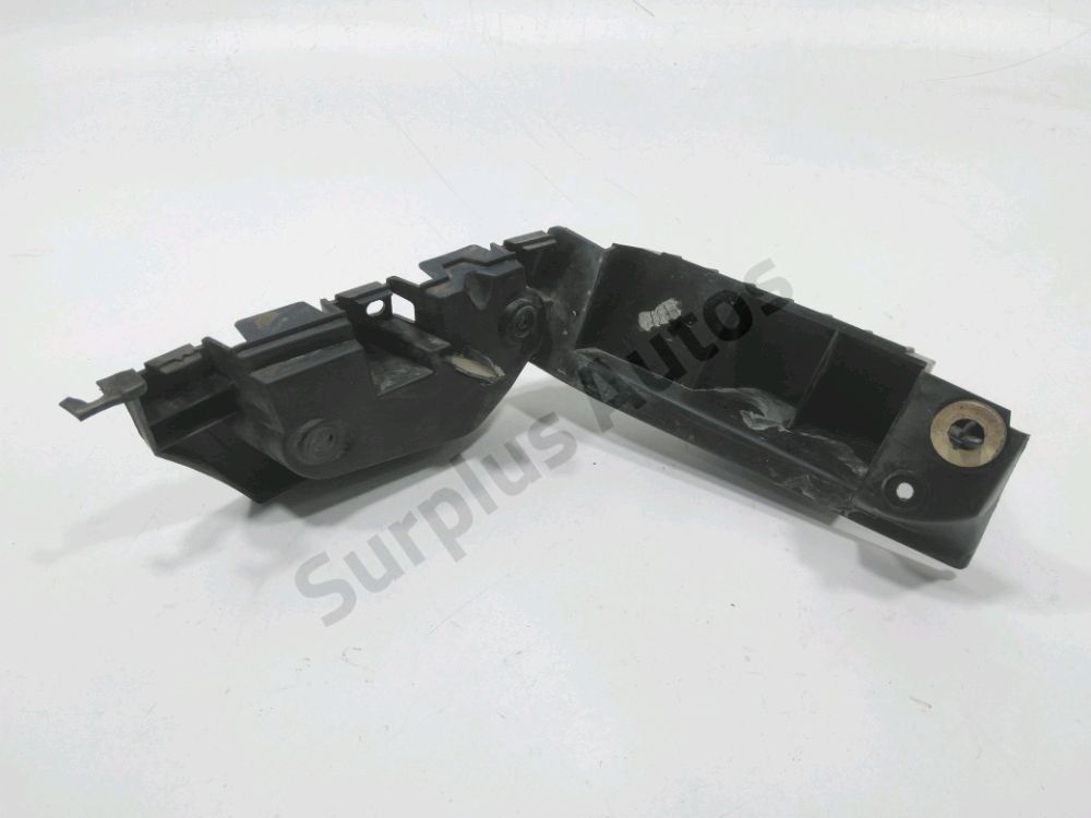 Support droit de pare-choc arrière