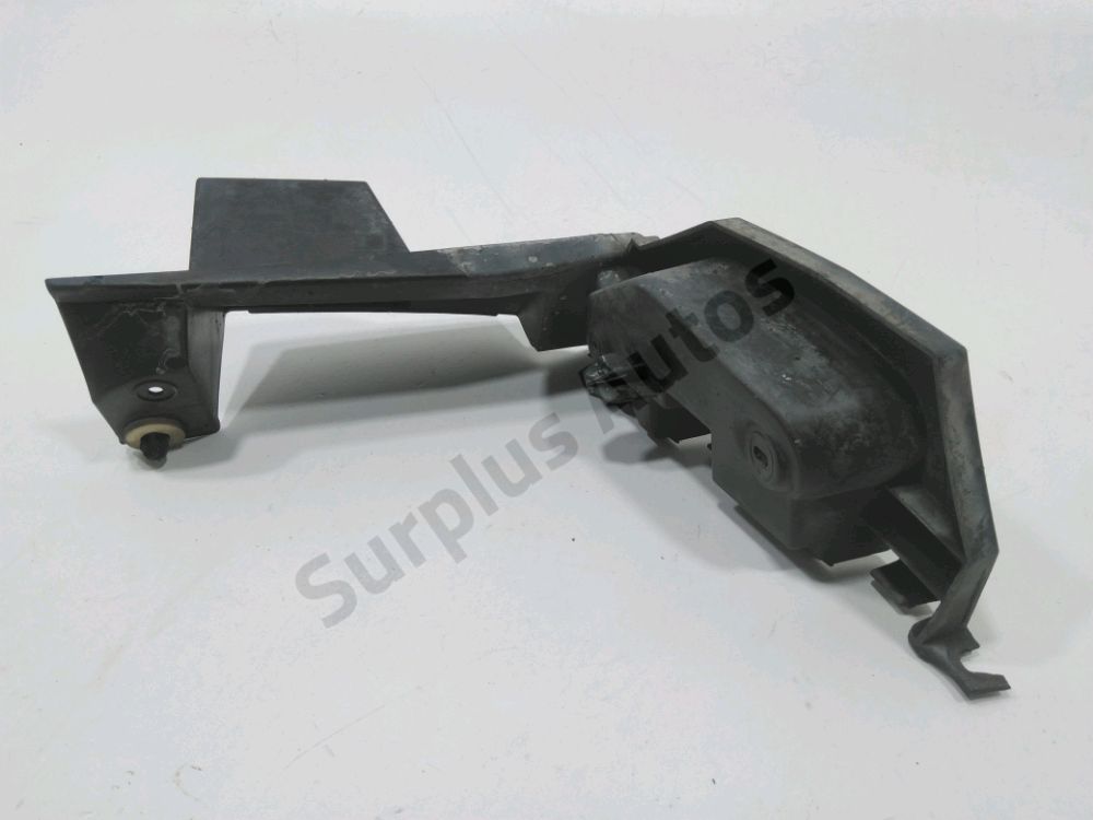 Support droit de pare-choc arrière