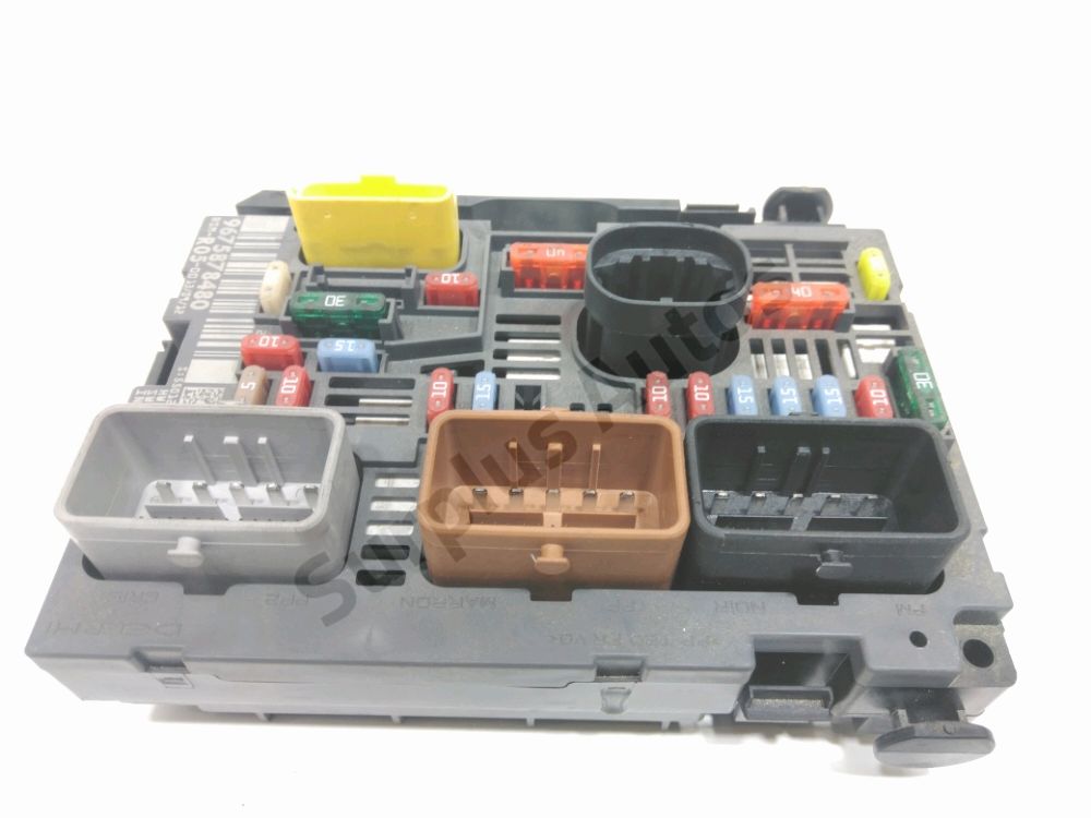 Boite à fusibles moteur