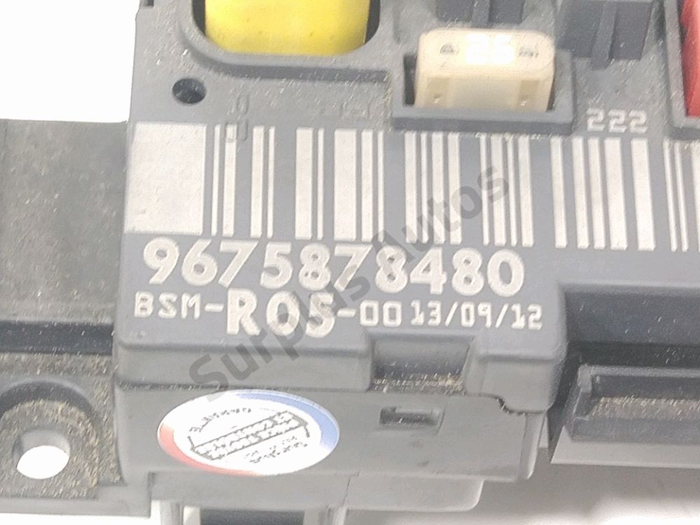 Boite à fusibles moteur