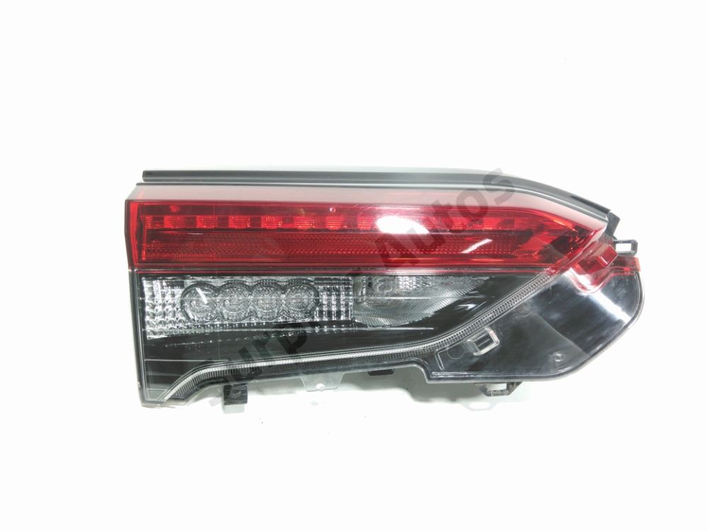 Feu arrière intérieur gauche