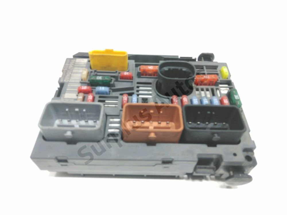 Boite à fusibles moteur