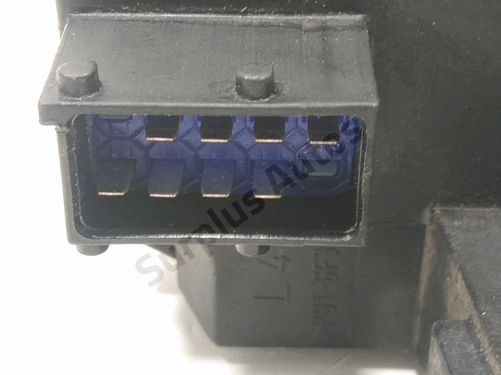 Serrure de porte avant gauche