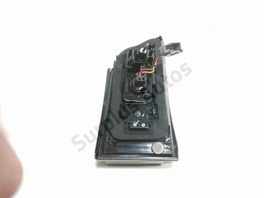 Feu arrière intérieur gauche