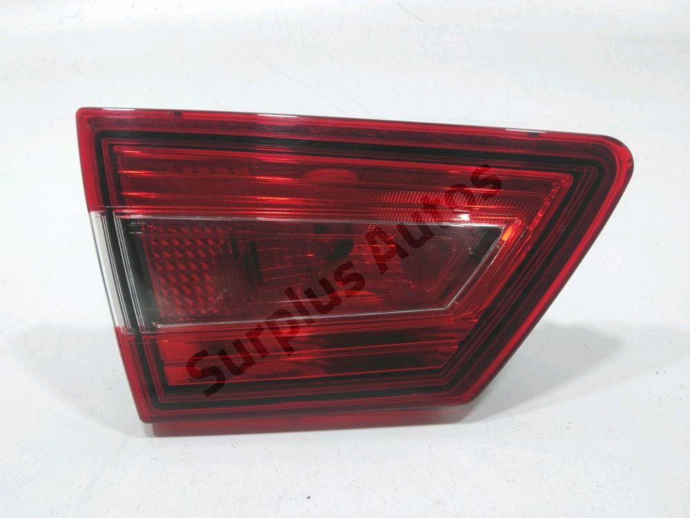 Feu arrière intérieur gauche