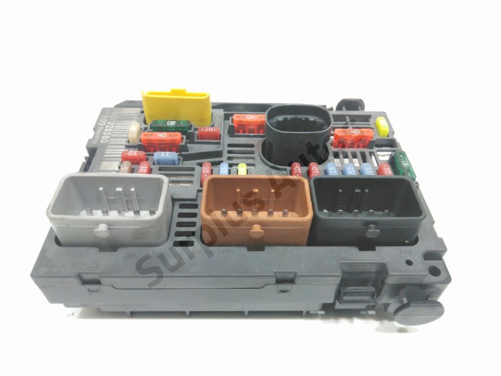 Boite à fusibles moteur