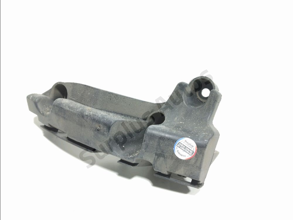 Support droit de pare-choc arrière