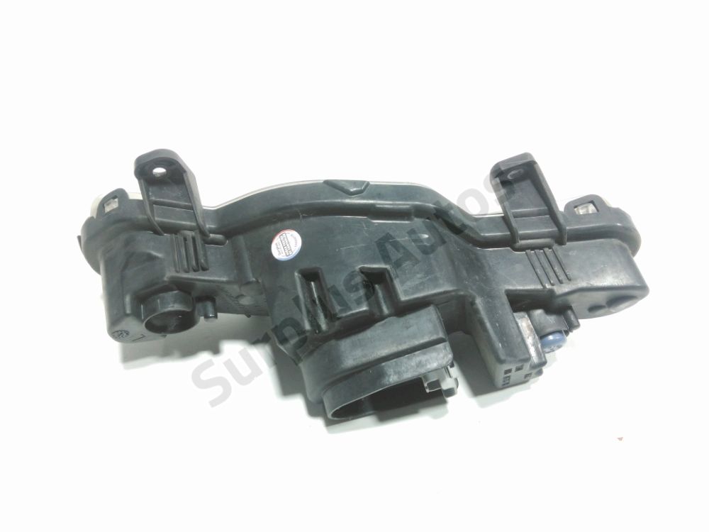 Feu diurne avant gauche