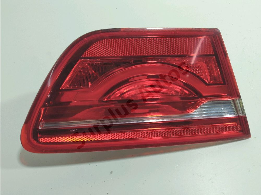 Feu arrière intérieur gauche