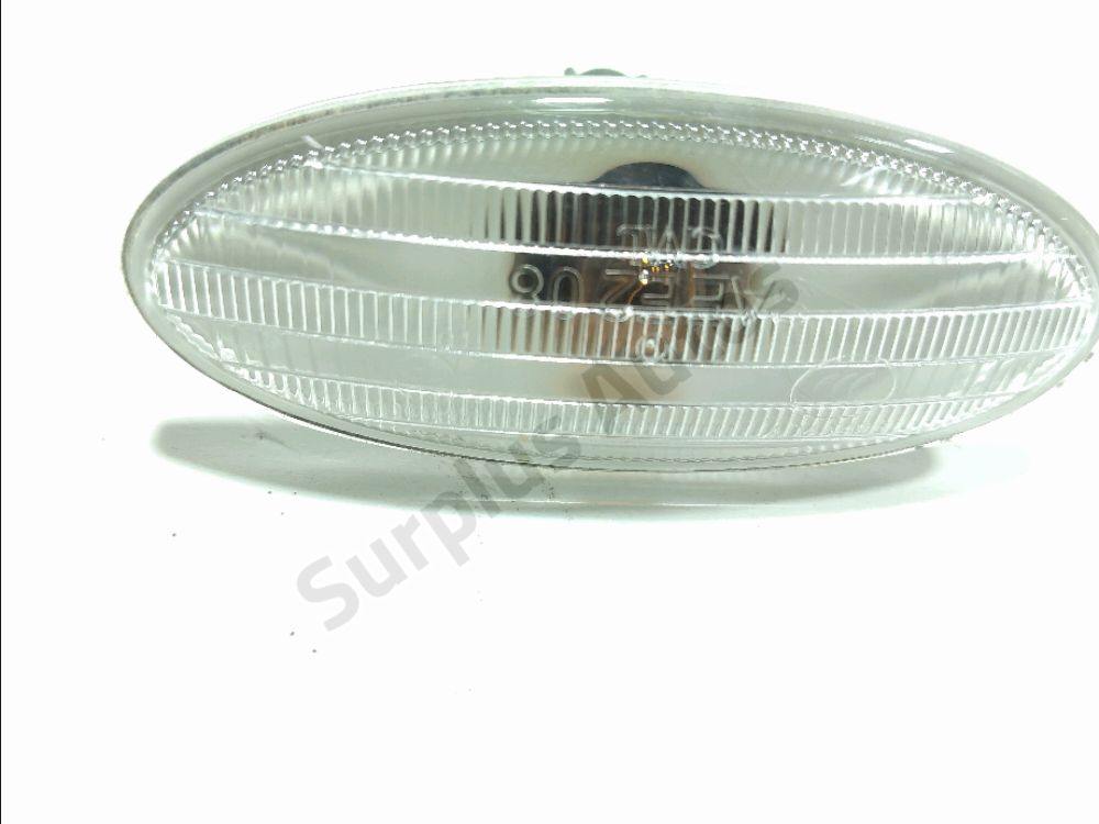 Repetiteur d'aile gauche