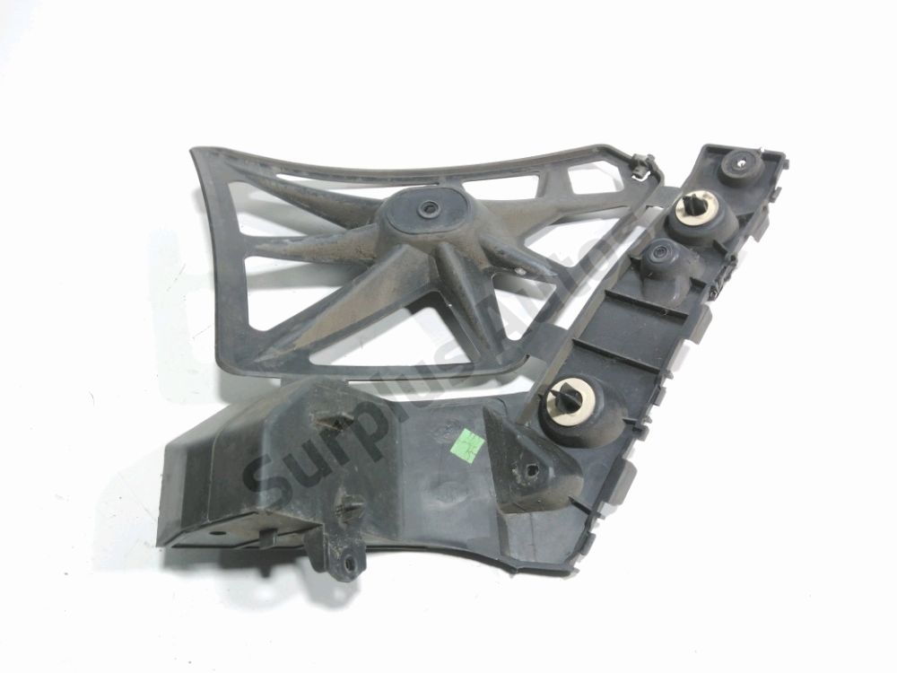 Support droit de pare-choc arrière