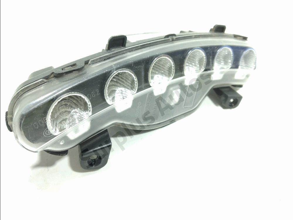 Feu diurne avant gauche