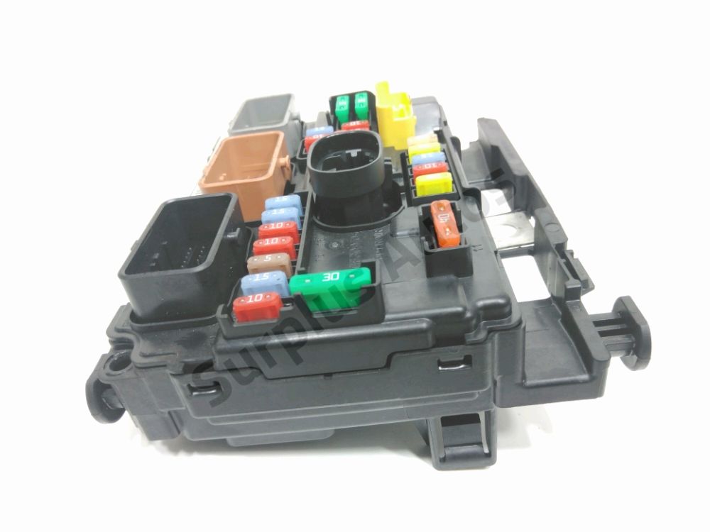 Boite à fusibles moteur