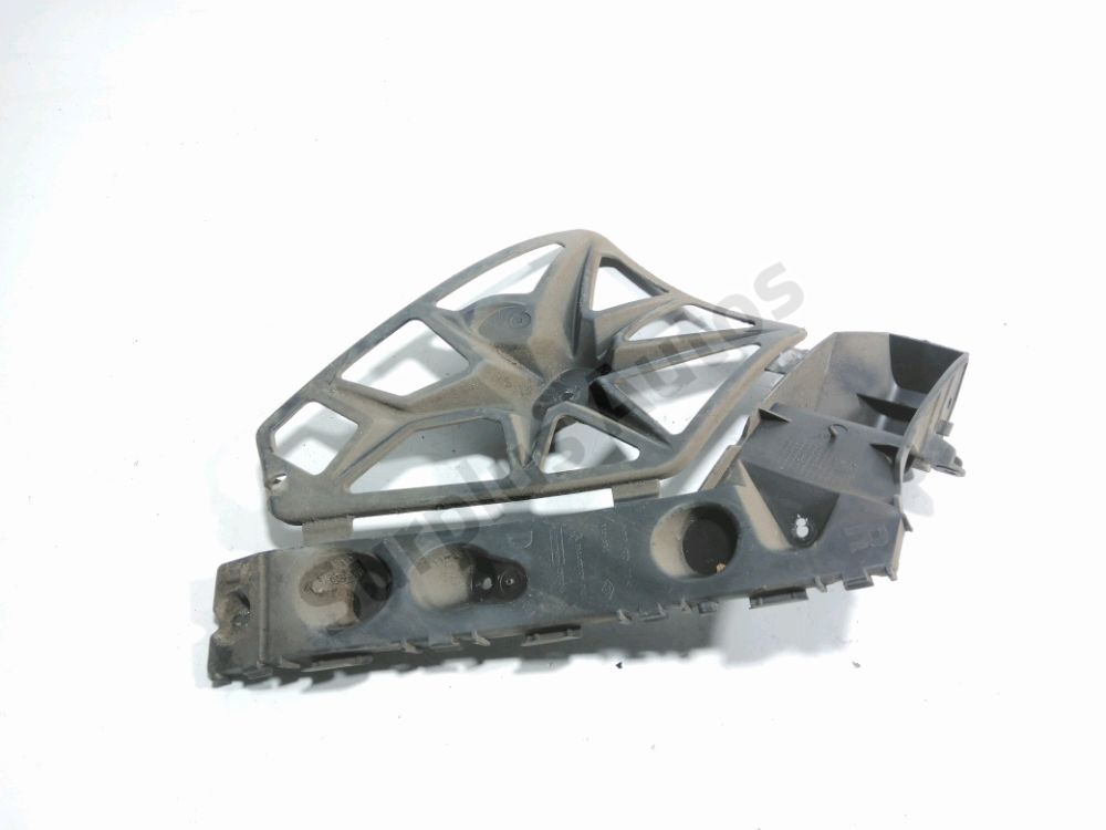 Support droit de pare-choc arrière