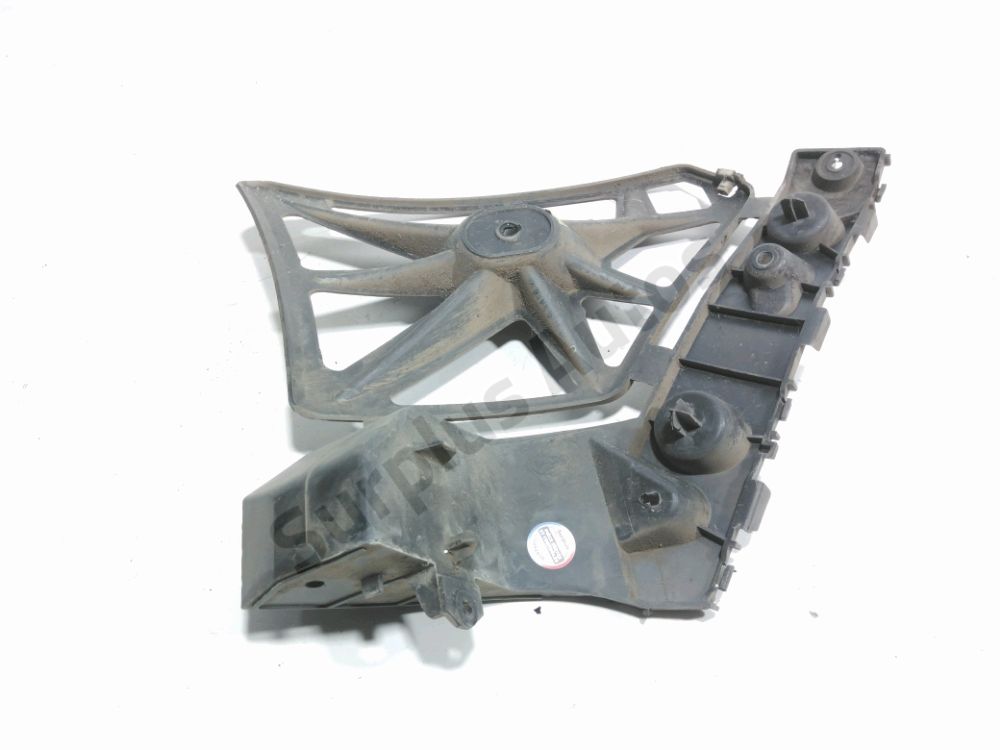 Support droit de pare-choc arrière