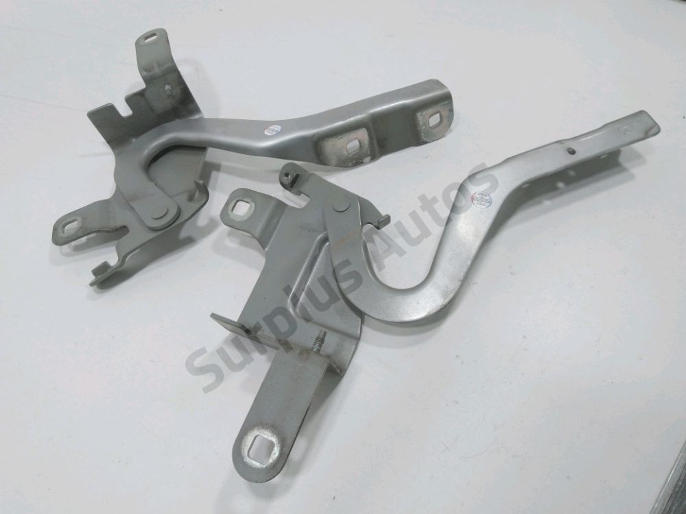 Jeu de charnières de capot