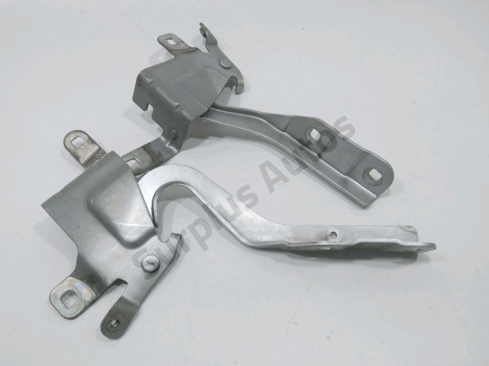 Jeu de charnières de capot